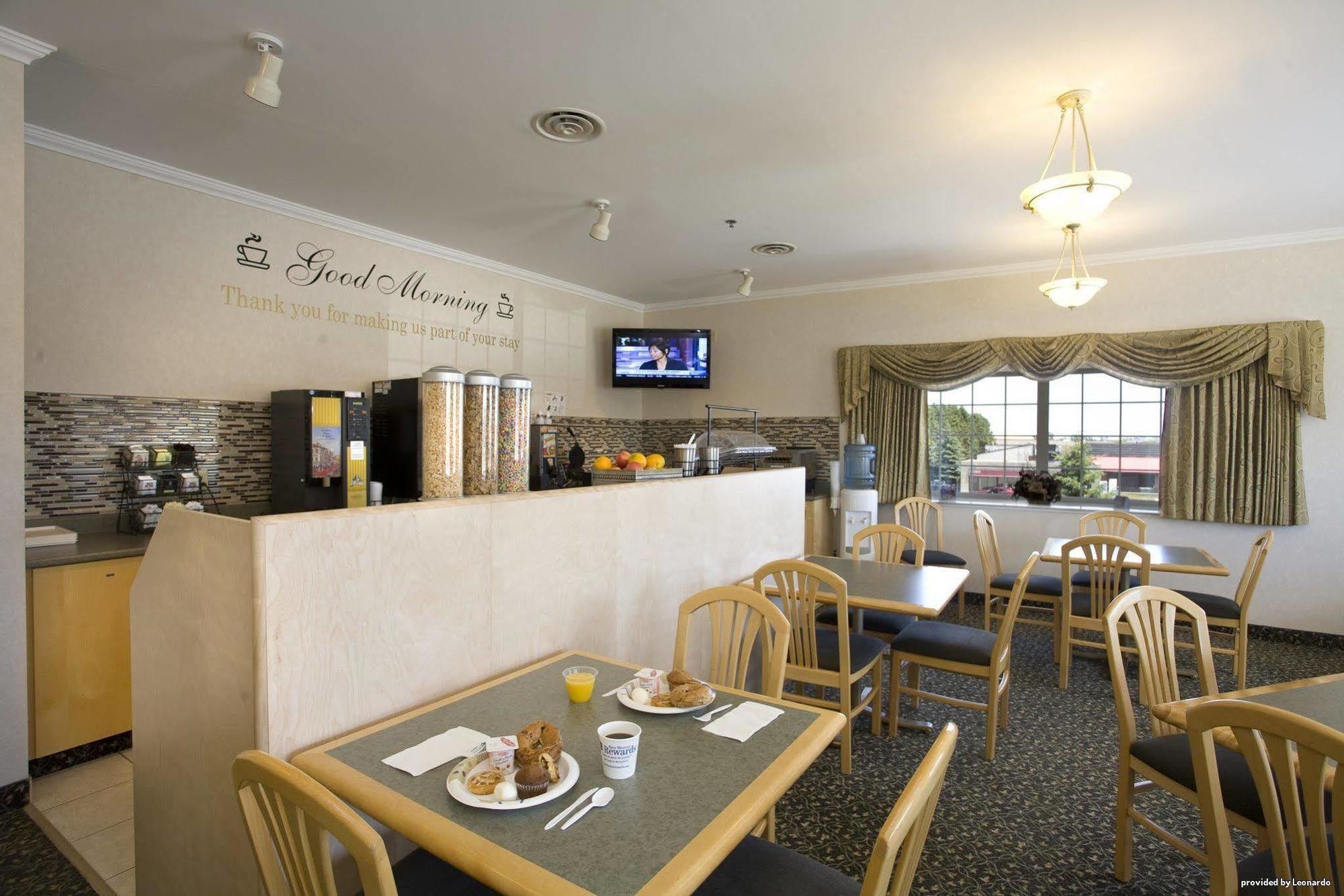 Best Western Thunder Bay Crossroads Ресторан фото